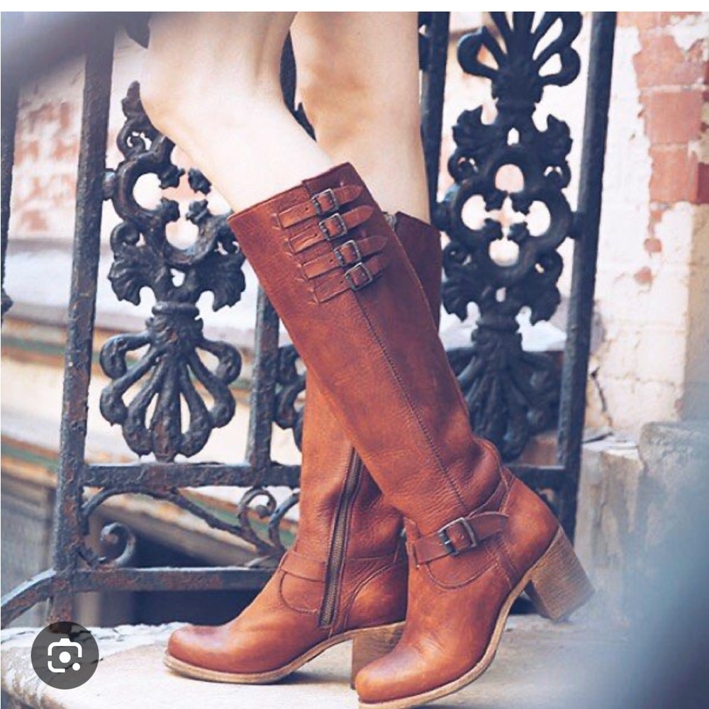 RARE Frye Kelly Cognac Belted Tall Boots—size 9